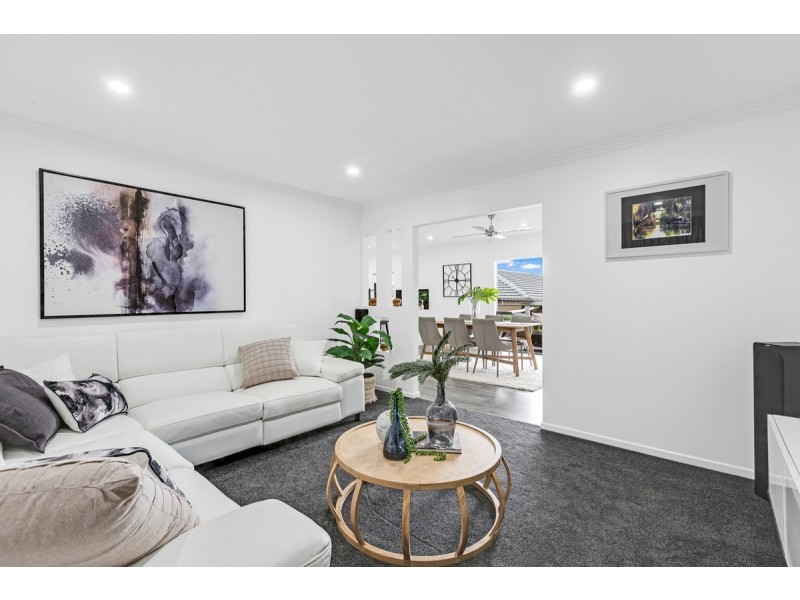 1 Bonniebrae Street, Wynnum West QLD 4178