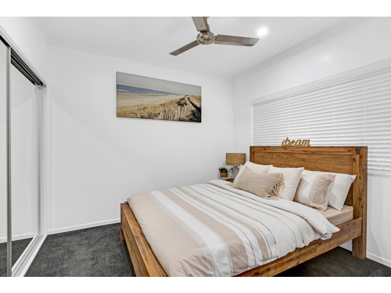 1 Bonniebrae Street, Wynnum West QLD 4178