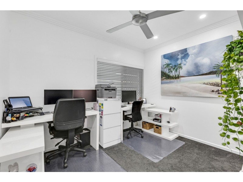 1 Bonniebrae Street, Wynnum West QLD 4178