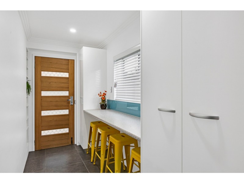 1 Bonniebrae Street, Wynnum West QLD 4178