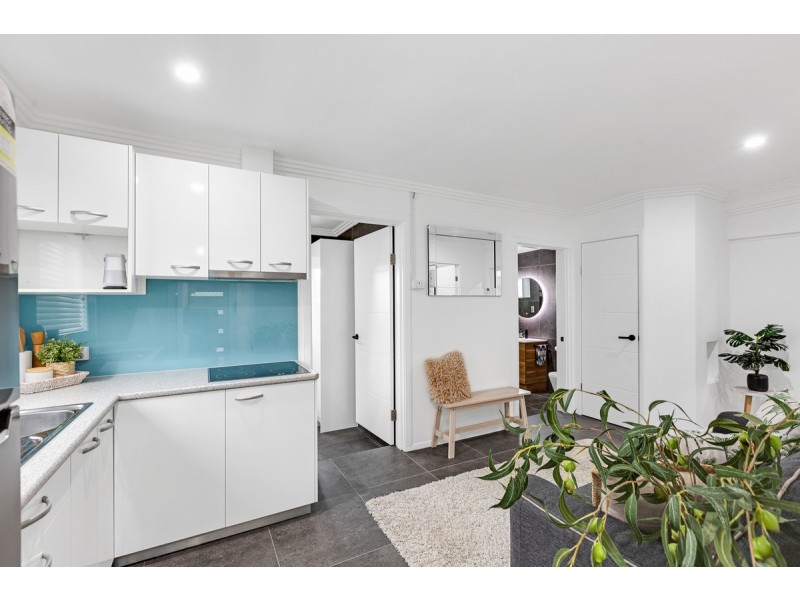 1 Bonniebrae Street, Wynnum West QLD 4178