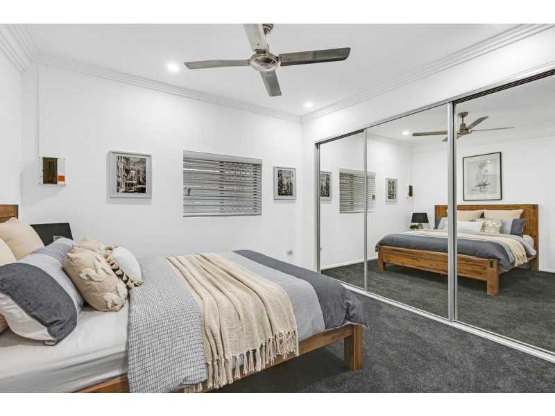 1 Bonniebrae Street, Wynnum West QLD 4178