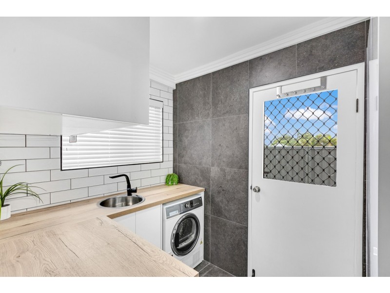 1 Bonniebrae Street, Wynnum West QLD 4178