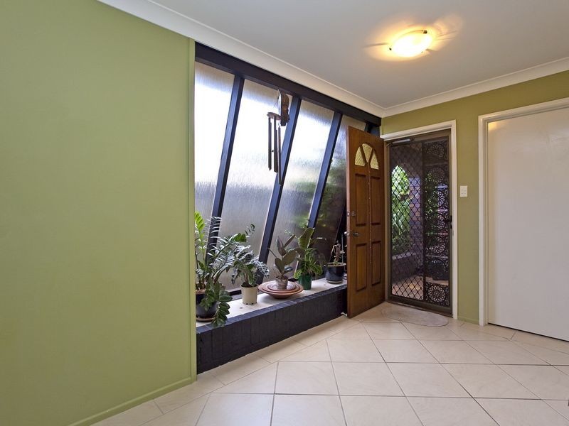 27 Mooroondu Road, Thorneside QLD 4158