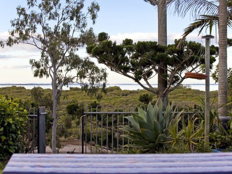 27 Mooroondu Road, Thorneside QLD 4158