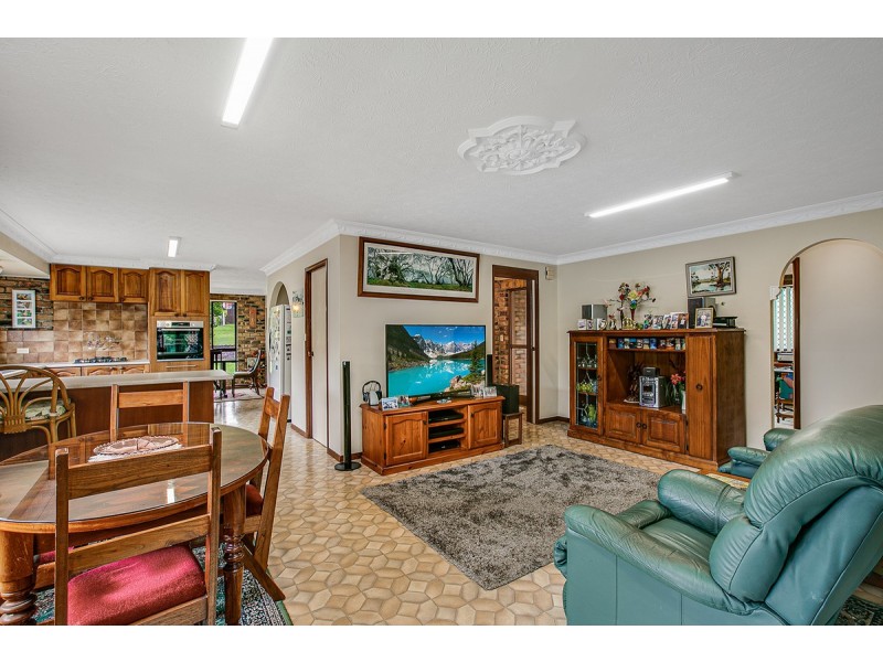 13 Mill Street, Redland Bay QLD 4165