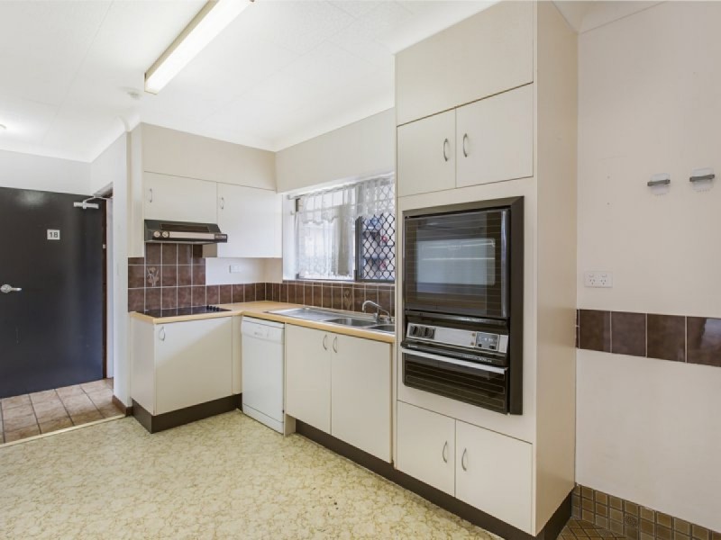 18/11 Wharf Street, Cleveland QLD 4163