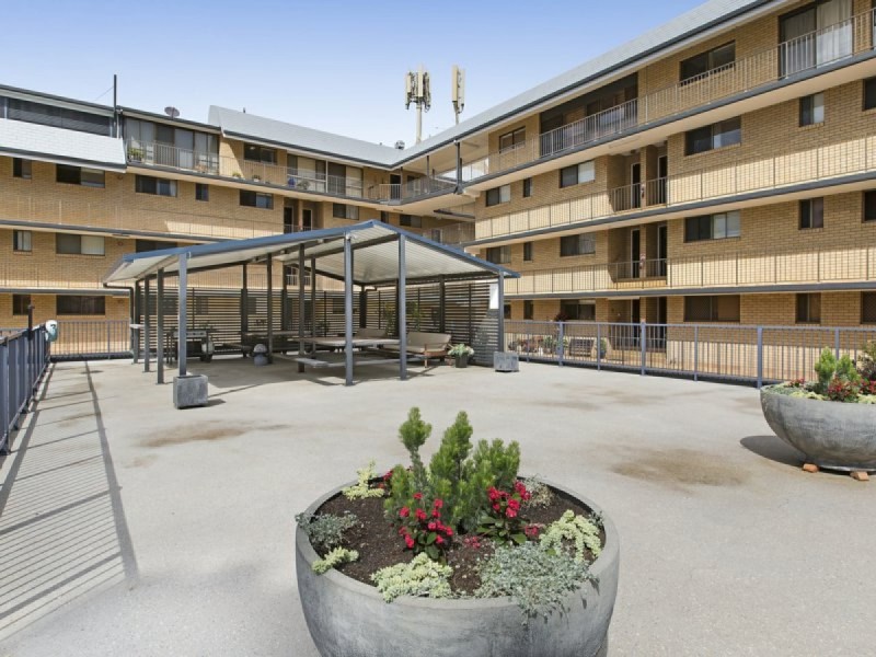 18/11 Wharf Street, Cleveland QLD 4163