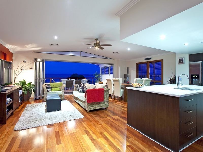 18 Broadwater Terrace, Redland Bay QLD 4165