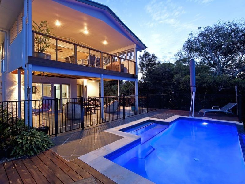 18 Broadwater Terrace, Redland Bay QLD 4165