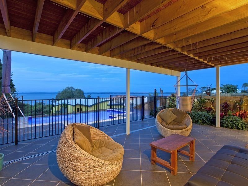 18 Broadwater Terrace, Redland Bay QLD 4165