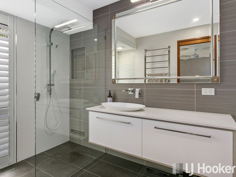 32 Dorsal Drive, Birkdale QLD 4159