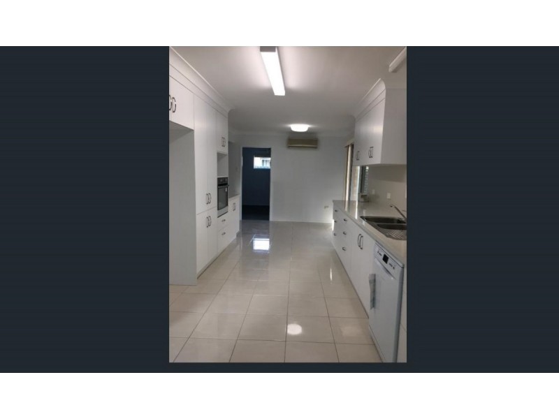 12 Linda Street, Birkdale QLD 4159