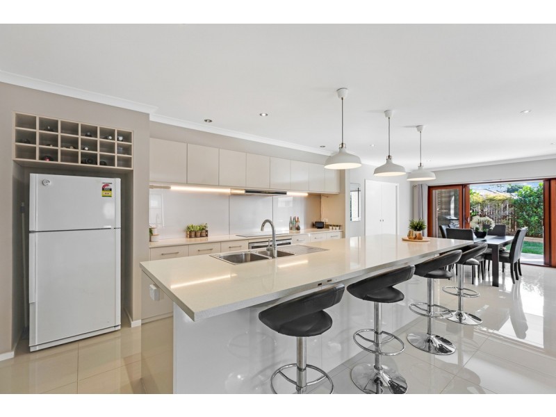 4 Tuckeroo Street, Thornlands QLD 4164