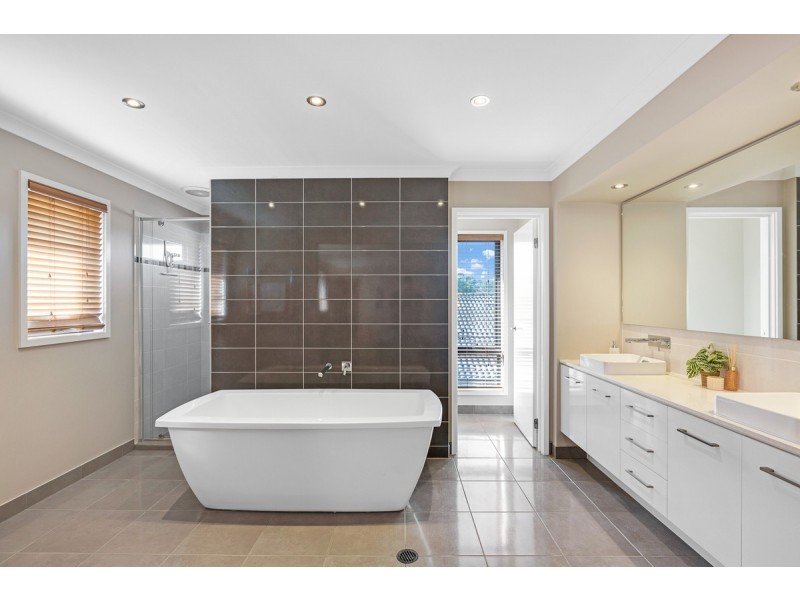 4 Tuckeroo Street, Thornlands QLD 4164