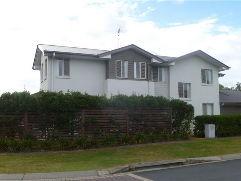 71 Azure Av, Redland Bay QLD 4165