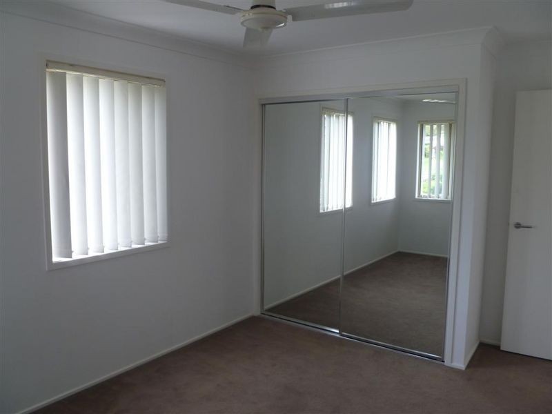 71 Azure Av, Redland Bay QLD 4165