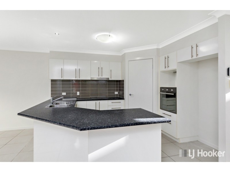 2/8 Sandalwood Street, Thornlands QLD 4164