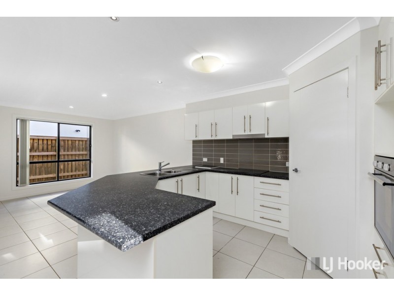 2/8 Sandalwood Street, Thornlands QLD 4164