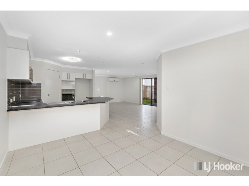 2/8 Sandalwood Street, Thornlands QLD 4164