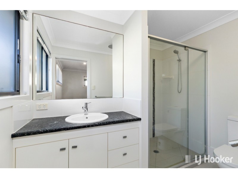 2/8 Sandalwood Street, Thornlands QLD 4164