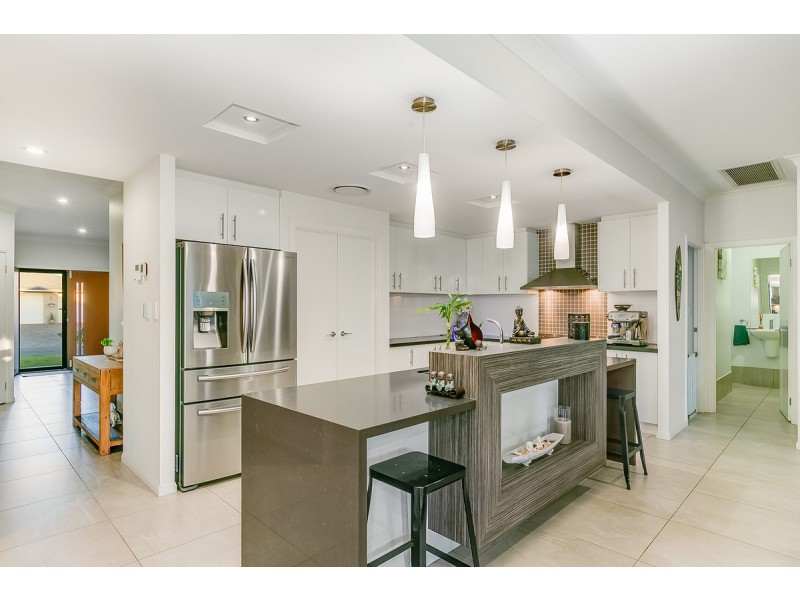 5 Rosemary Street, Thornlands QLD 4164