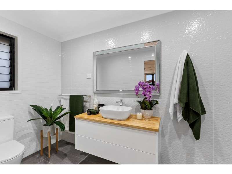 22 Nottingham Drive, Victoria Point QLD 4165