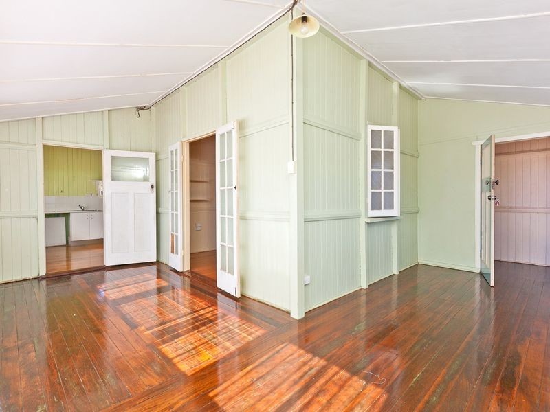 12 Station Street, Wellington Point QLD 4160