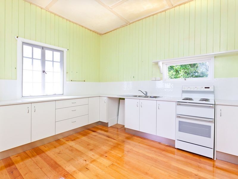 12 Station Street, Wellington Point QLD 4160