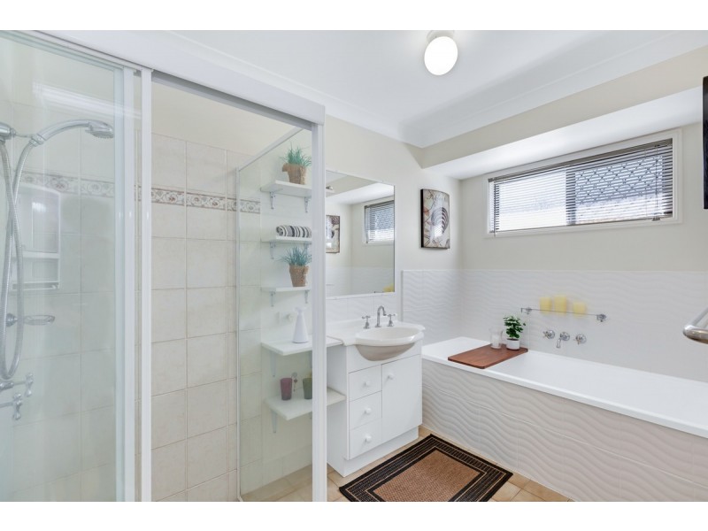 3 Pinelands Circuit, Redland Bay QLD 4165