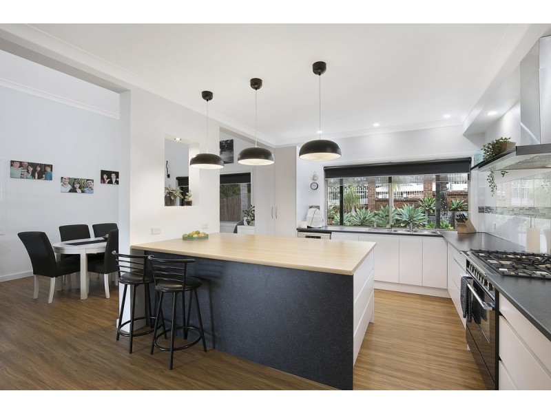 2 Rosewood Street, Birkdale QLD 4159