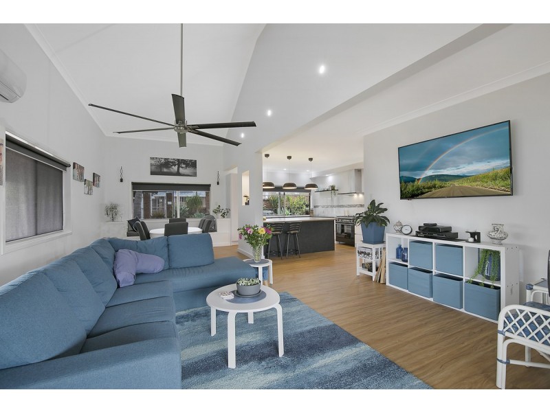 2 Rosewood Street, Birkdale QLD 4159