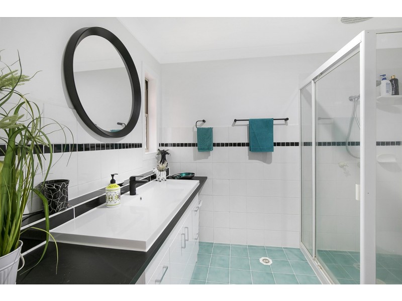 2 Rosewood Street, Birkdale QLD 4159