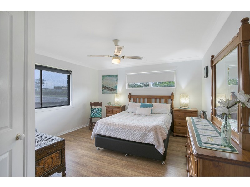 2 Rosewood Street, Birkdale QLD 4159