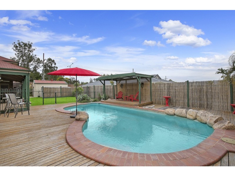 2 Rosewood Street, Birkdale QLD 4159