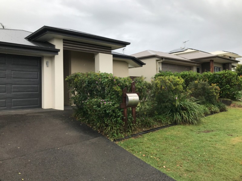 5 Rowe Crescent, Thornlands QLD 4164