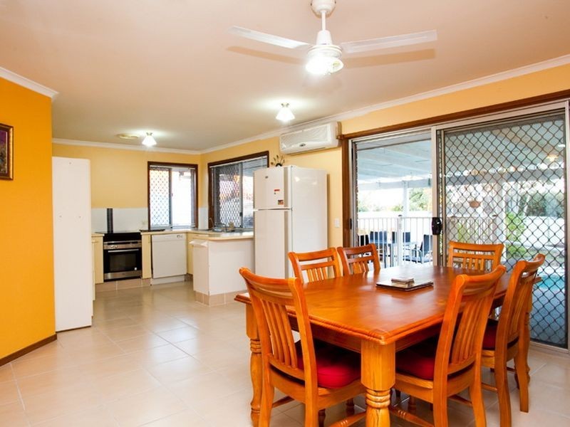 12 Lakeview Drive, Thornlands QLD 4164