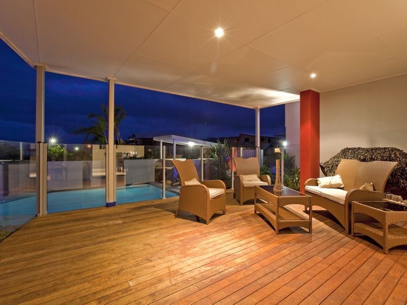27 Huntly Place, Redland Bay QLD 4165