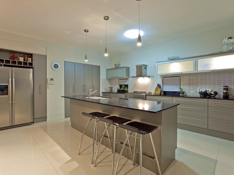 27 Huntly Place, Redland Bay QLD 4165