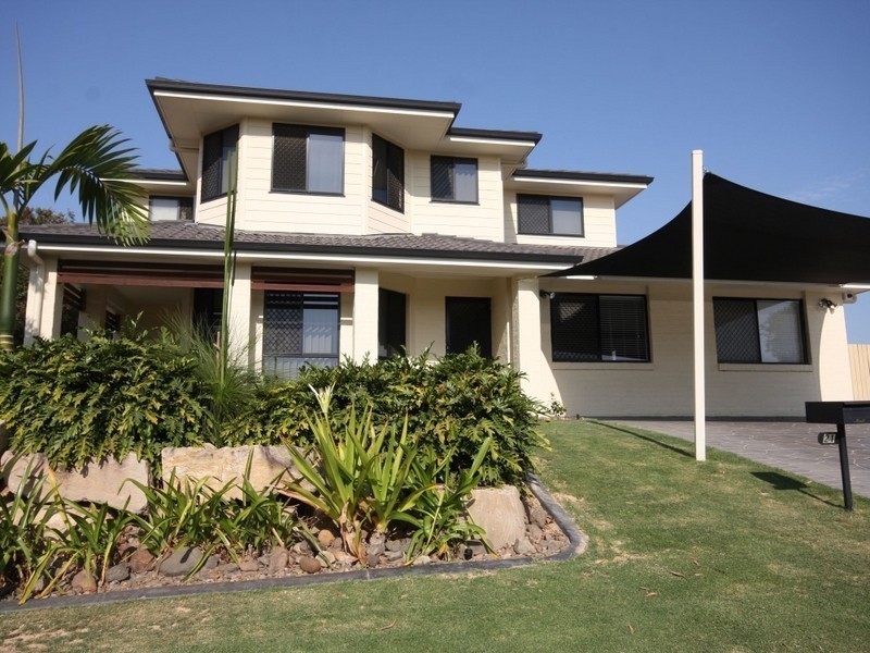 21 Karajini Crescent, Parkinson QLD 4115