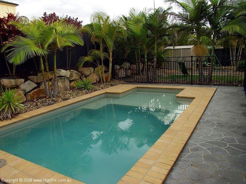 21 Karajini Crescent, Parkinson QLD 4115