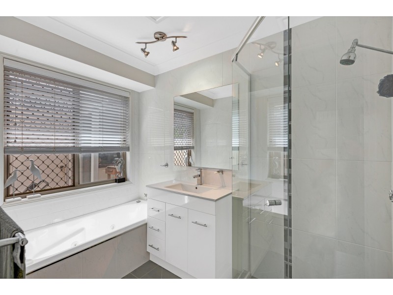 7 Moreton View Parade, Redland Bay QLD 4165
