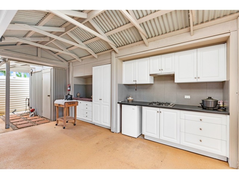 7 Moreton View Parade, Redland Bay QLD 4165