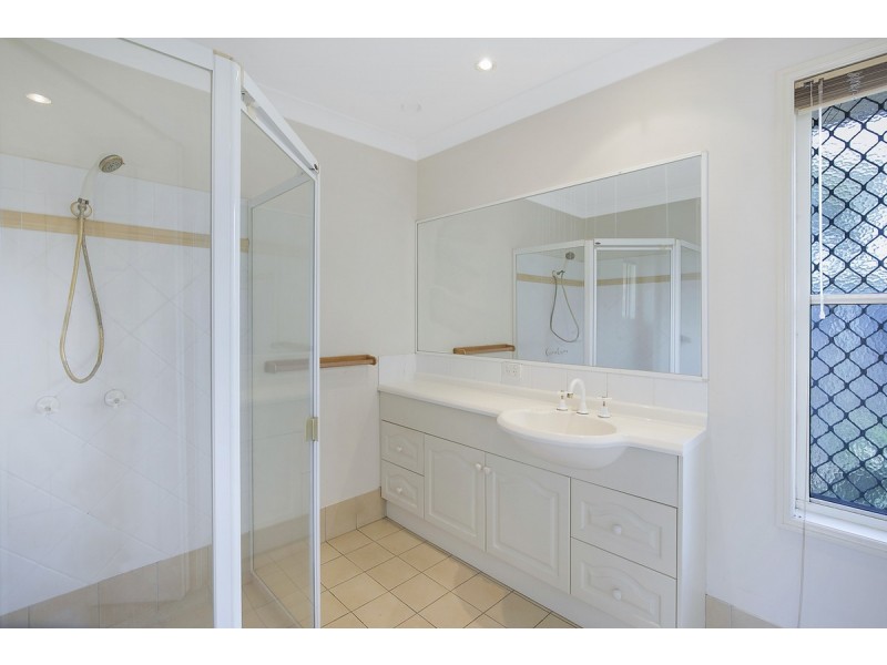 15 Goleby Esplanade, Cleveland QLD 4163