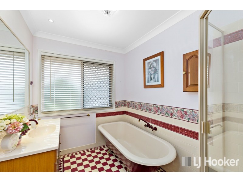 19 Viewfield Street, Redland Bay QLD 4165