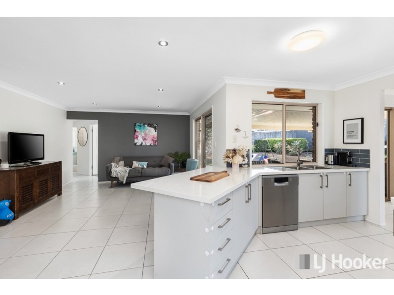 8 Ashwood Circuit, Birkdale QLD 4159