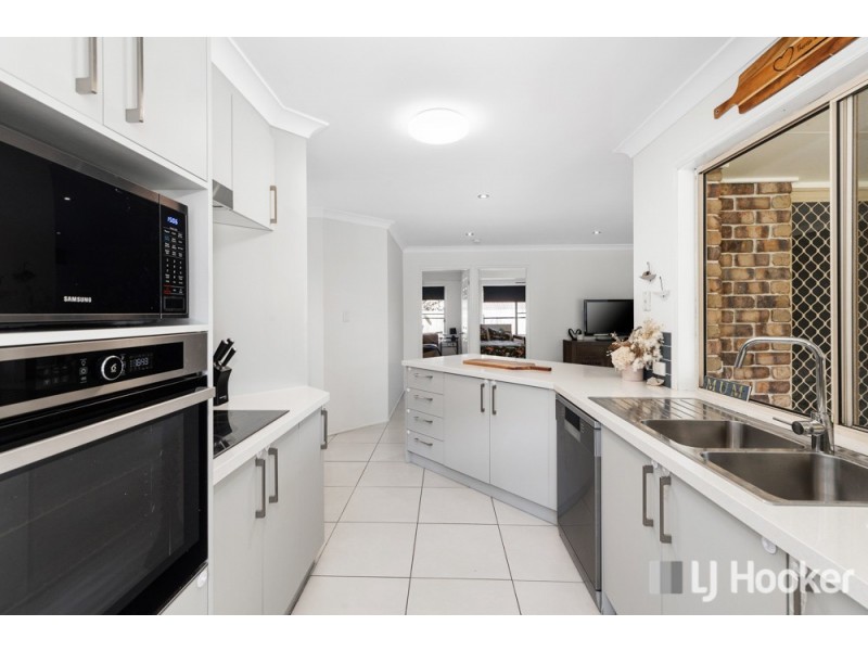 8 Ashwood Circuit, Birkdale QLD 4159