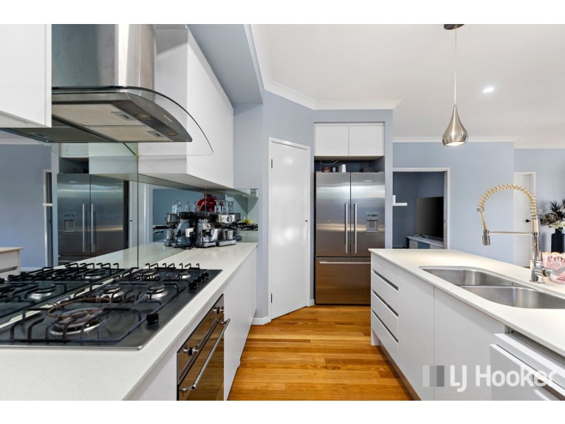 2 Cimmaron Circuit, Thornlands QLD 4164