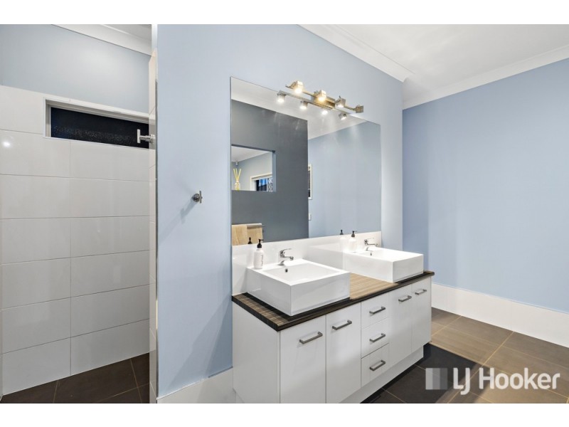 2 Cimmaron Circuit, Thornlands QLD 4164