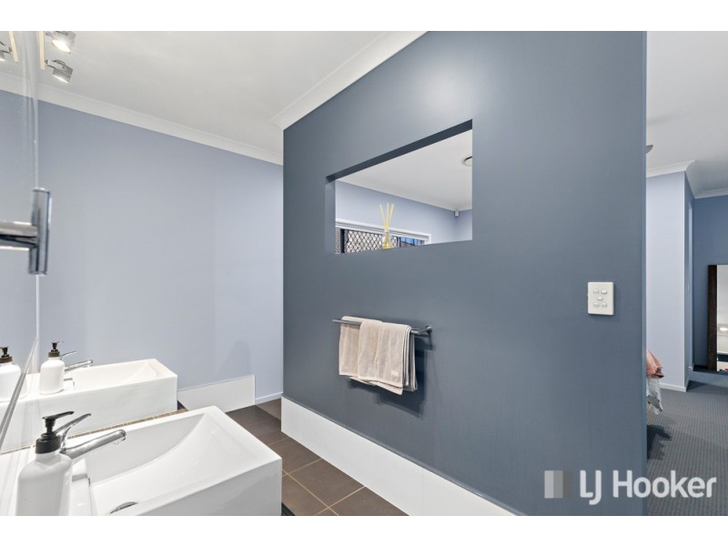 2 Cimmaron Circuit, Thornlands QLD 4164